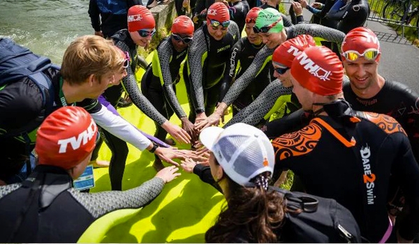 E世博esball的同事们在塞内加尔完成了75000公里的植树目的